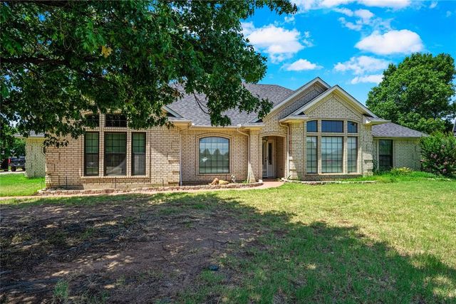 11 NW Sandy Trail Lane, Lawton, OK 73505