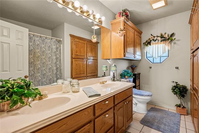 11 NW Sandy Trail Lane, Lawton, OK 73505