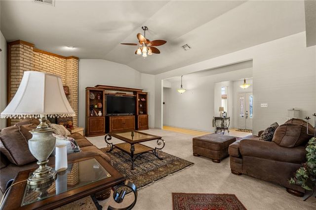 11 NW Sandy Trail Lane, Lawton, OK 73505