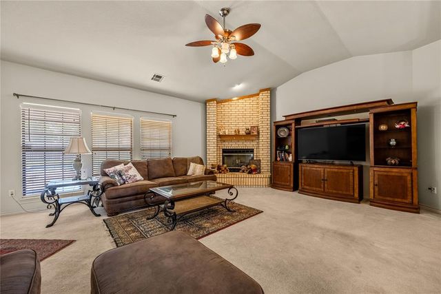 11 NW Sandy Trail Lane, Lawton, OK 73505