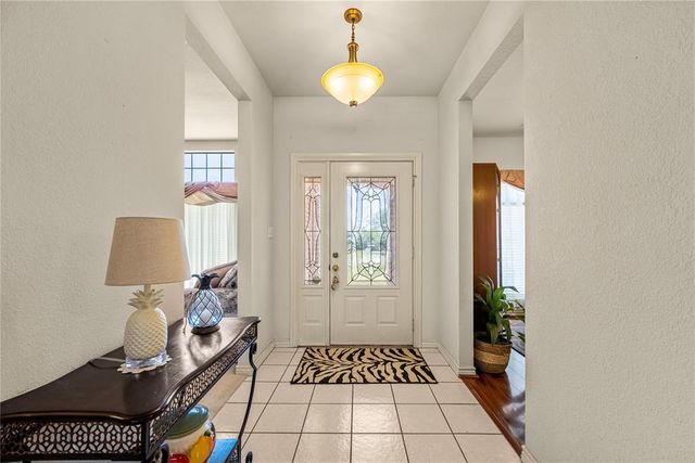 11 NW Sandy Trail Lane, Lawton, OK 73505