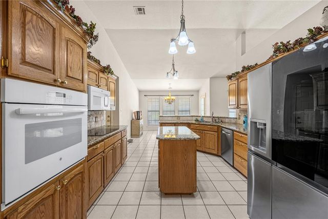 11 NW Sandy Trail Lane, Lawton, OK 73505