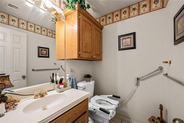 11 NW Sandy Trail Lane, Lawton, OK 73505