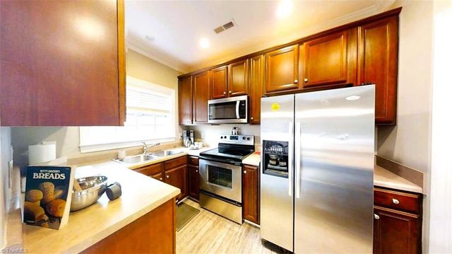 1303 Southlake Court, Lexington, NC 27295