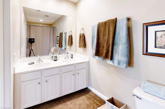 1303 Southlake Court, Lexington, NC 27295