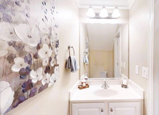 1303 Southlake Court, Lexington, NC 27295