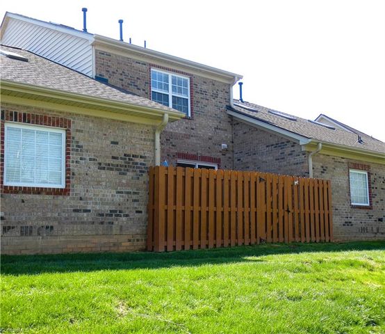 1303 Southlake Court, Lexington, NC 27295