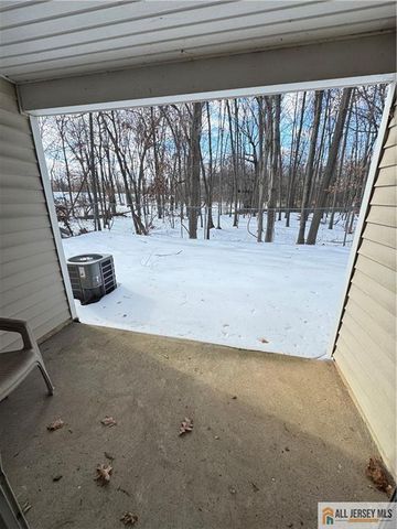 15 Hanover Square C, Middlesex, NJ 08846