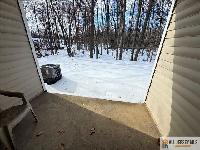 15 Hanover Square C, Middlesex, NJ 08846