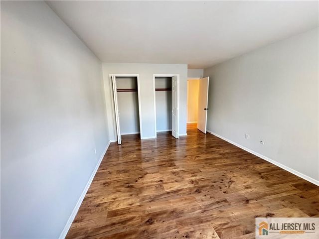 15 Hanover Square C, Middlesex, NJ 08846