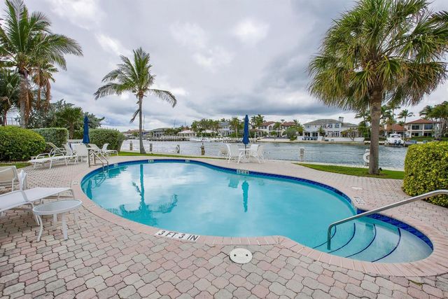 1043 Hillsboro Mile 18c, Hillsboro Beach, FL 33062