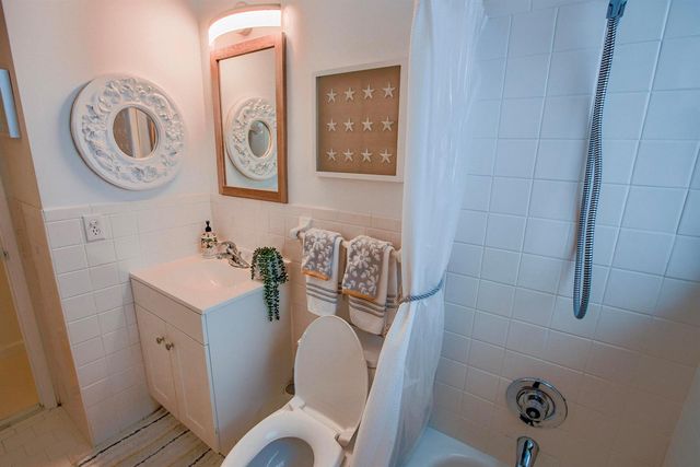 1043 Hillsboro Mile 18c, Hillsboro Beach, FL 33062