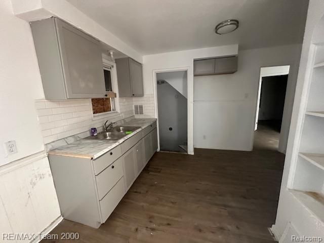 16301 Coram Street, Detroit, MI 48205