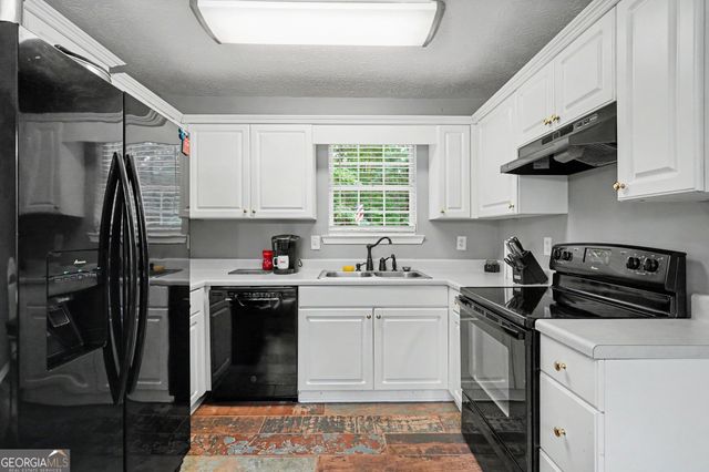 120 Landing Way, Griffin, GA 30223
