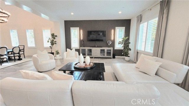 56 Redshift, Irvine, CA 92618