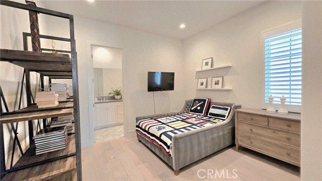 56 Redshift, Irvine, CA 92618