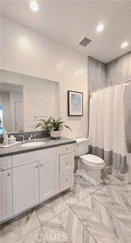 56 Redshift, Irvine, CA 92618