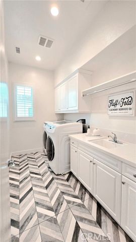 56 Redshift, Irvine, CA 92618