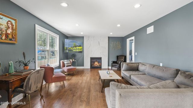 624 Loxley Drive, Toms River, NJ 08753