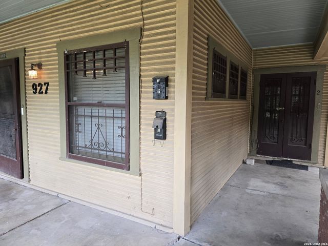 927 W Huisache, San Antonio, TX 78201