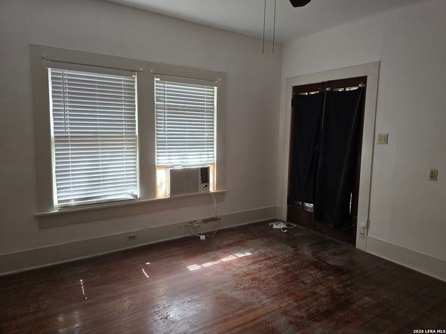 927 W Huisache, San Antonio, TX 78201