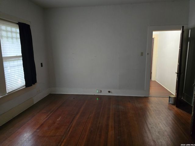 927 W Huisache, San Antonio, TX 78201