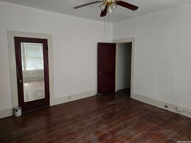 927 W Huisache, San Antonio, TX 78201