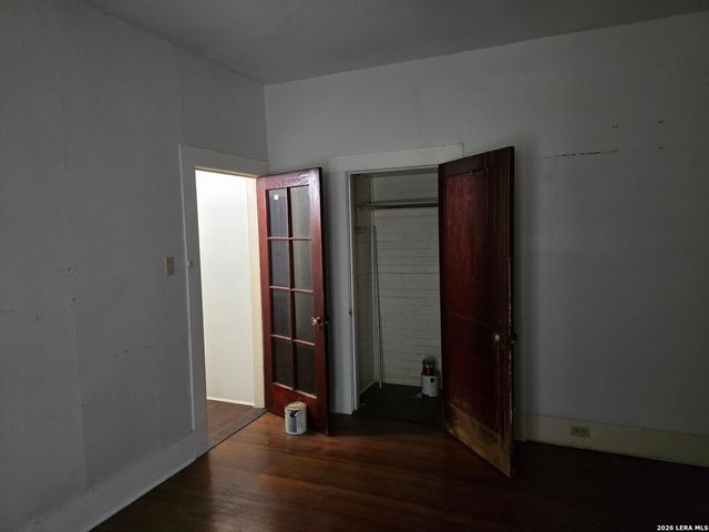 927 W Huisache, San Antonio, TX 78201