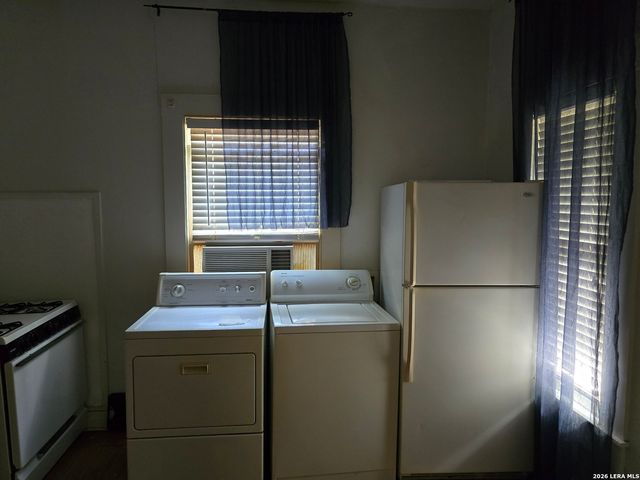 927 W Huisache, San Antonio, TX 78201