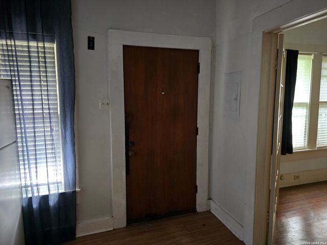 927 W Huisache, San Antonio, TX 78201