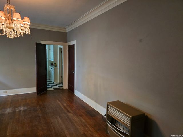 927 W Huisache, San Antonio, TX 78201