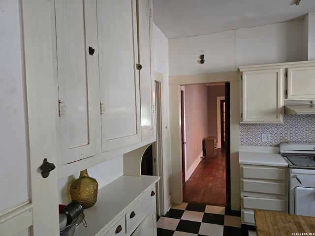 927 W Huisache, San Antonio, TX 78201