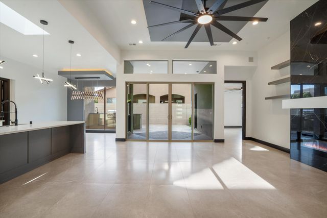9845 Buckeye Street NW, Albuquerque, NM 87114