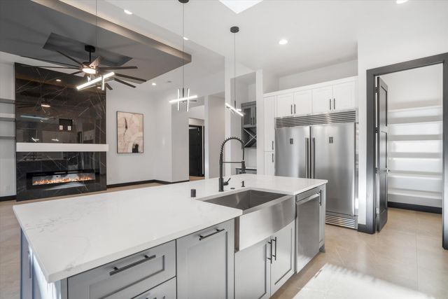 9845 Buckeye Street NW, Albuquerque, NM 87114