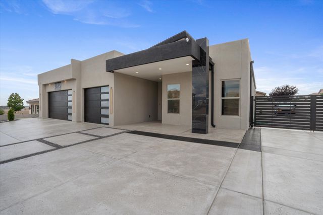 9845 Buckeye Street NW, Albuquerque, NM 87114