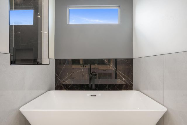 9845 Buckeye Street NW, Albuquerque, NM 87114
