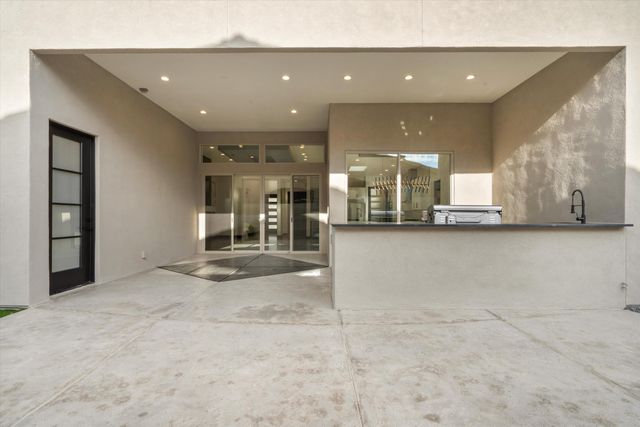 9845 Buckeye Street NW, Albuquerque, NM 87114