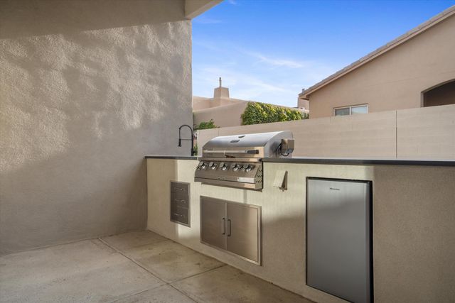 9845 Buckeye Street NW, Albuquerque, NM 87114
