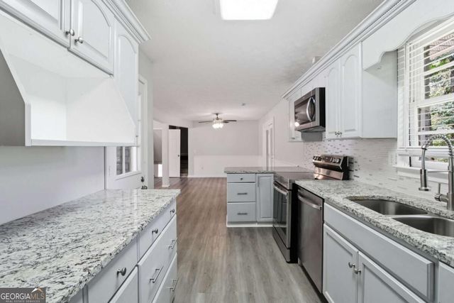 7280 Hollyhock Drive, Douglasville, GA 30135