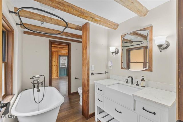 417 Charlie Hicks Road, Jonesborough, TN 37659