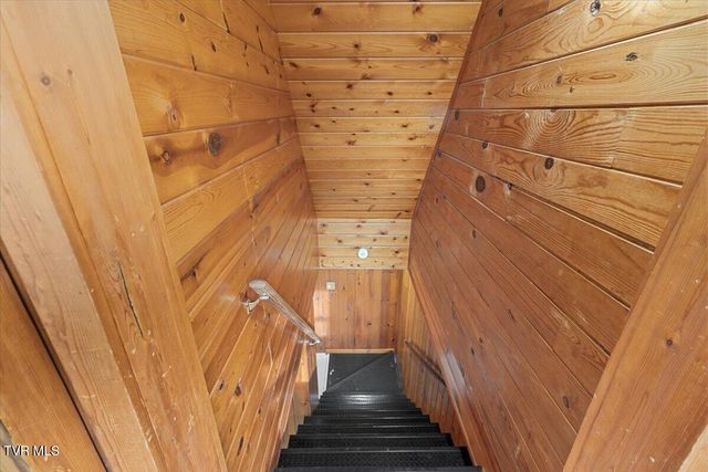 417 Charlie Hicks Road, Jonesborough, TN 37659