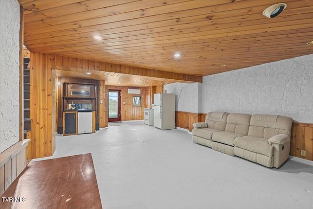 417 Charlie Hicks Road, Jonesborough, TN 37659