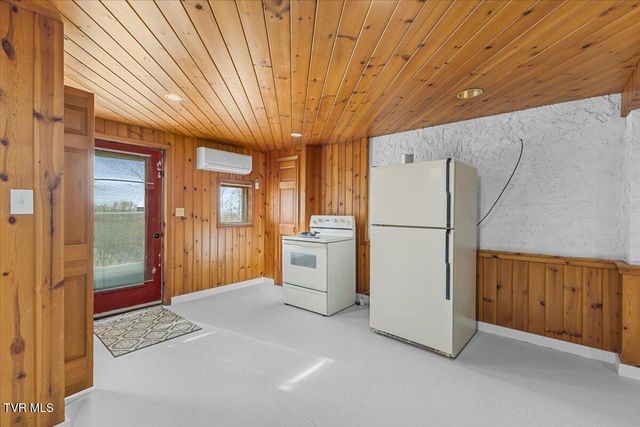 417 Charlie Hicks Road, Jonesborough, TN 37659