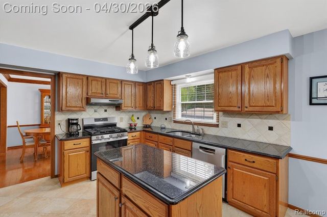 49333 Harvest Drive, Plymouth, MI 48170