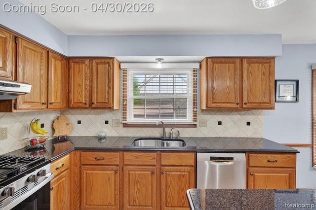 49333 Harvest Drive, Plymouth, MI 48170