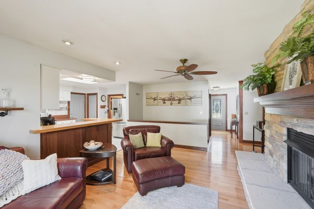 2325 Drop Anchor Drive, Crown Point, IN 46307