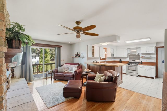 2325 Drop Anchor Drive, Crown Point, IN 46307