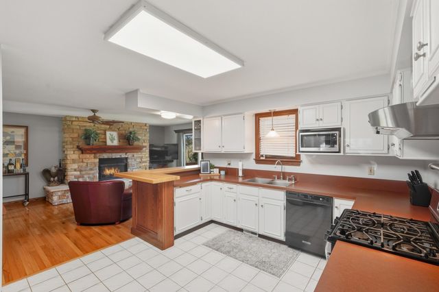 2325 Drop Anchor Drive, Crown Point, IN 46307