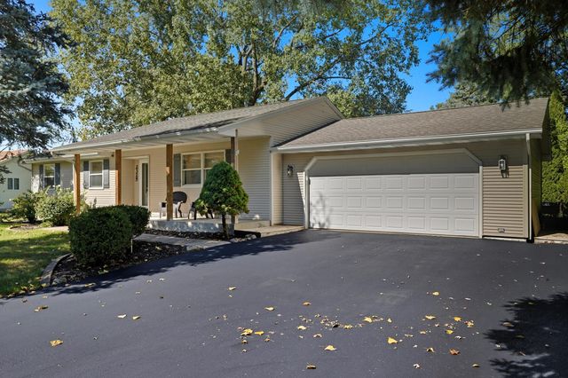 2325 Drop Anchor Drive, Crown Point, IN 46307