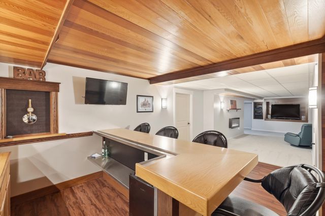 2325 Drop Anchor Drive, Crown Point, IN 46307